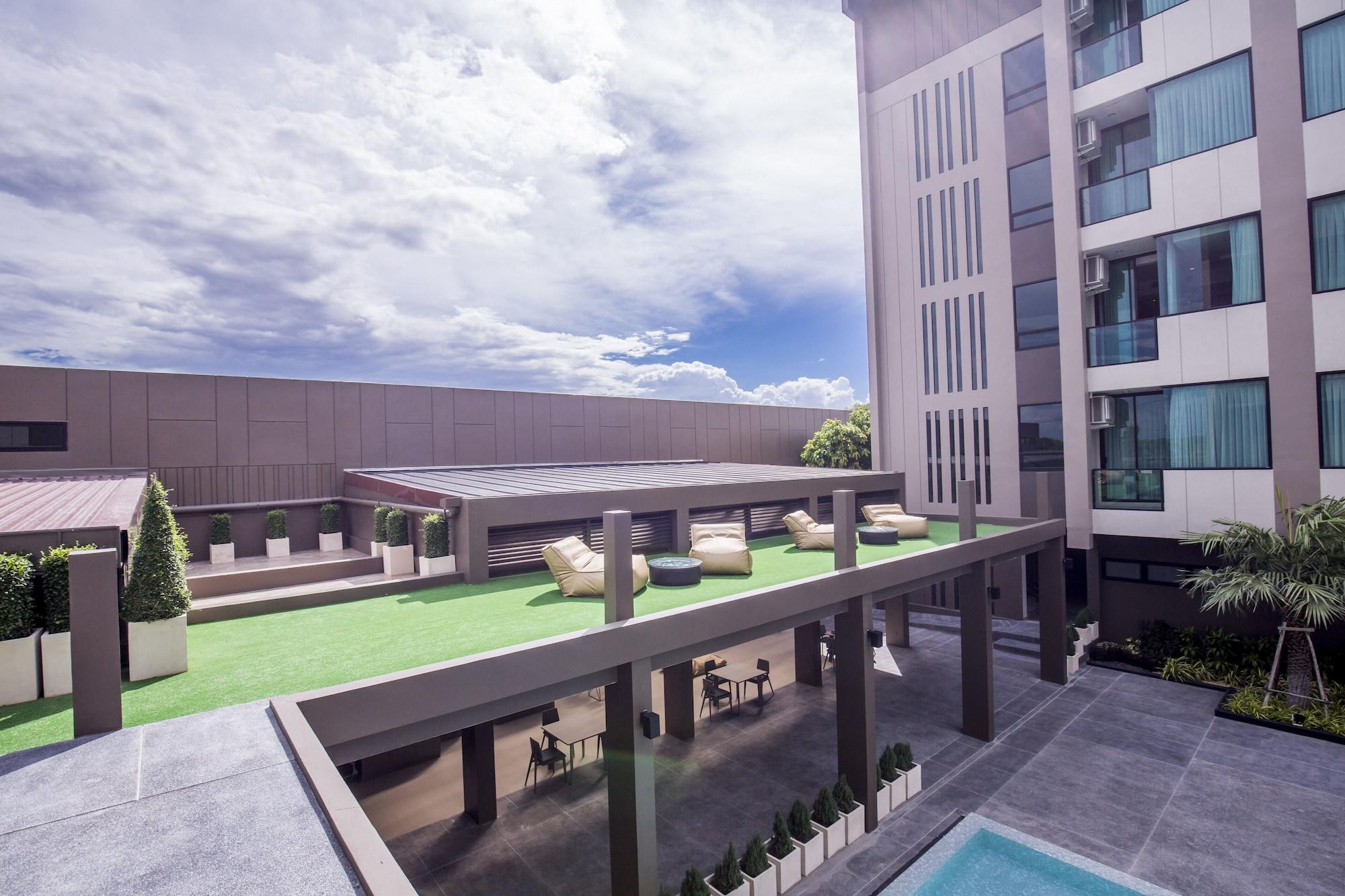 The Crystal Hotel Buriram - Formerly X2 Vibe Buriram Luaran gambar